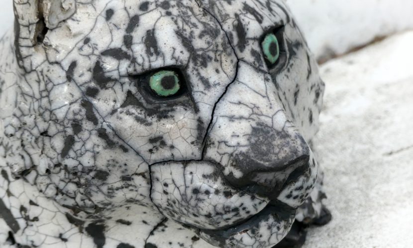 Tête de panthère des neiges en céramique cuisson Raku